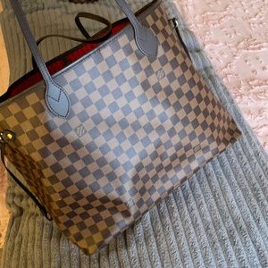 LV purse